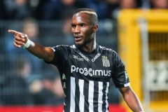 马里球员因理发斗殴而被开除