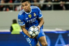 姆巴佩7分钟3球成欧冠最快戴帽球员 平萨拉赫纪录