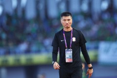 记者：邵佳一教练组土洋结合更受青睐 借鉴男篮选帅模式