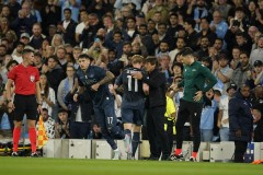 德布劳内客战旧主曼城只踢了26分钟 因队友染红被换下