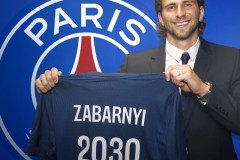 巴黎官宣签下伯恩茅斯中卫扎巴尔尼 他将身披6号球员