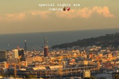 亚马尔社媒晒夕阳下的诺坎普球场 诺坎普还在翻修中