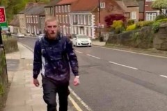 谢菲尔德联前锋当街殴打球迷 因对方嘲讽球队降级