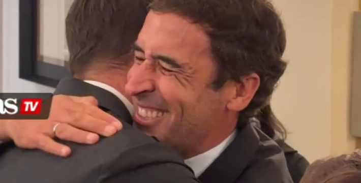 41岁托雷斯和48岁劳尔颁奖典礼再聚首